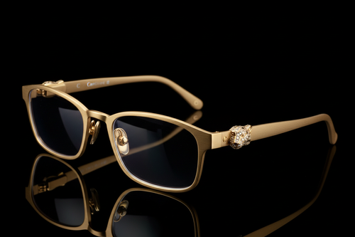 cartier bril met zwarte achtergrond